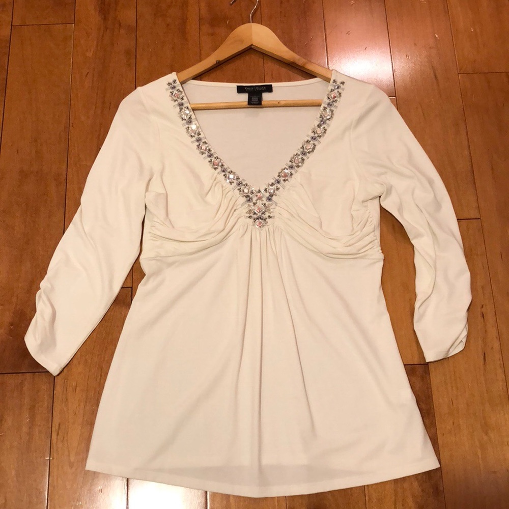 ❤️💕HOST PICK💕❤️WHBM cream beaded stretchy top.
